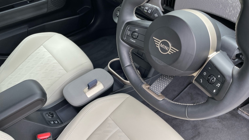 Mini Hatch 1.5 Cooper Classic Premium Blue #52