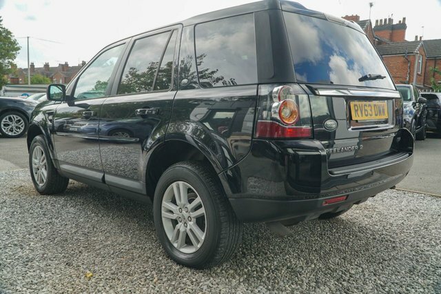 Land Rover Freelander 2 2013 2.2 Td4 Black And White Suv Black #4