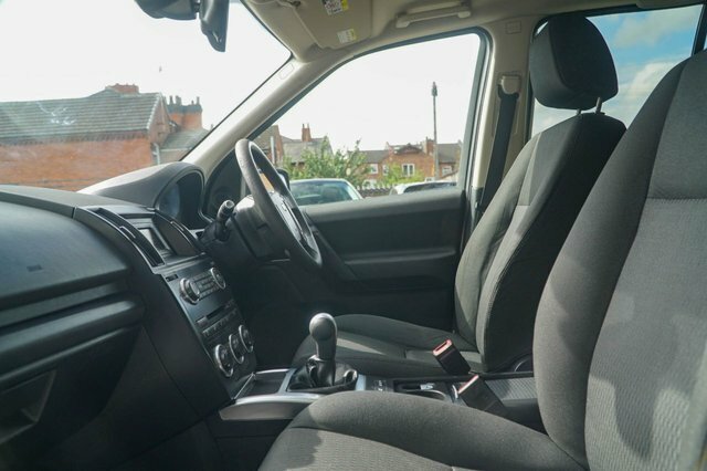 Land Rover Freelander 2 2013 2.2 Td4 Black And White Suv Black #2
