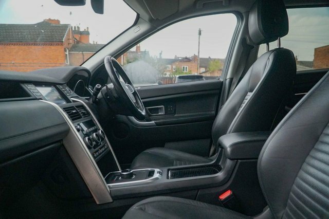 Land Rover Discovery Sport 2016 2.0 Td4 Hse Luxury Suv 4Wd Eu Black #2