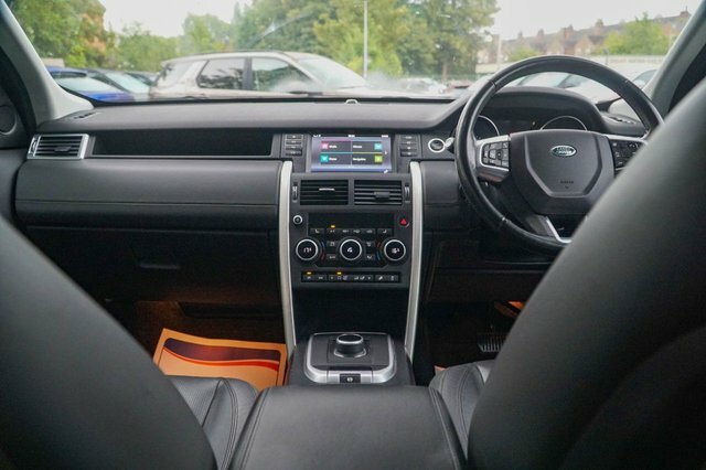 Land Rover Discovery Sport 2016 2.0 Td4 Hse Luxury Suv 4Wd Eu Black #4