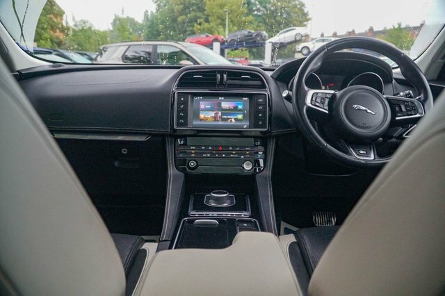 Jaguar F-Pace 2017 3.0 D300 V6 S Suv Awd Euro 6 Black #4