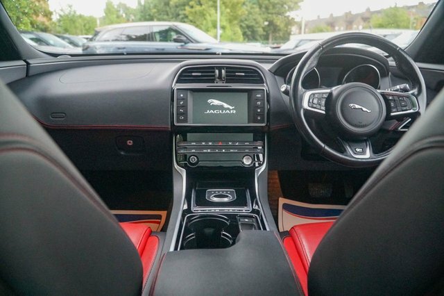 Jaguar XE 2016 2.0D R-sport Saloon Euro 6 S Black #4