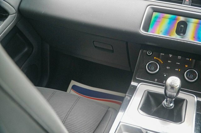 Land Rover Range Rover Evoque Range Rover Evoque 2.0 D180 R-dynamic Se 4Wd White #40