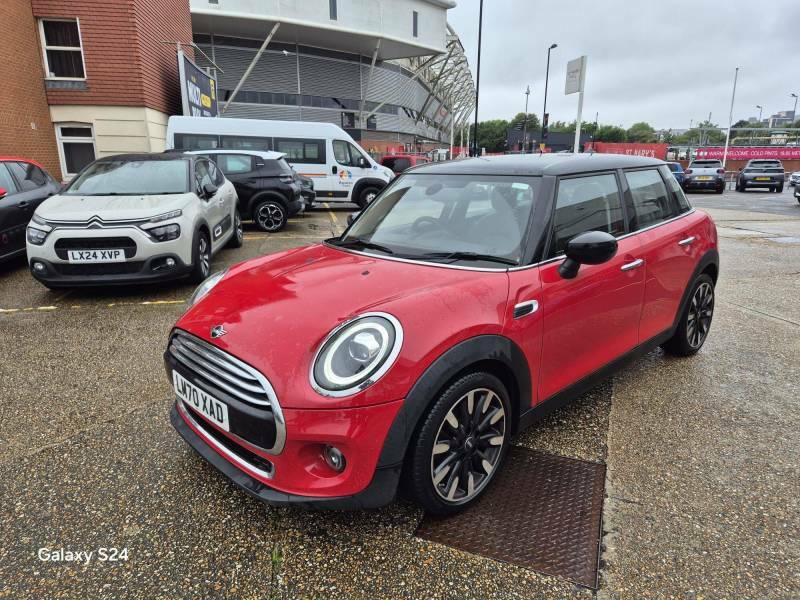 Mini Hatch 1.5 Cooper Exclusive Euro 6 Ss - 2021 70 Red #3