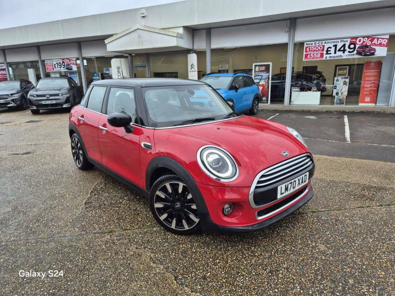 Mini Hatch 1.5 Cooper Exclusive Euro 6 Ss - 2021 70 Red