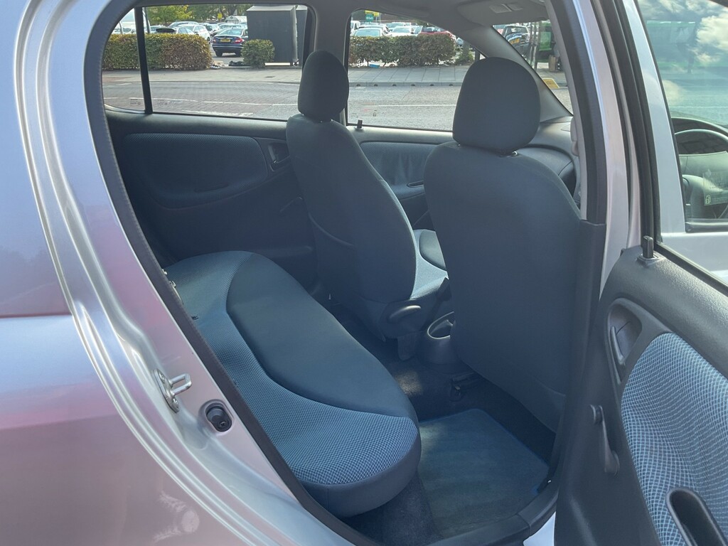 Toyota Yaris Hatchback Red #14