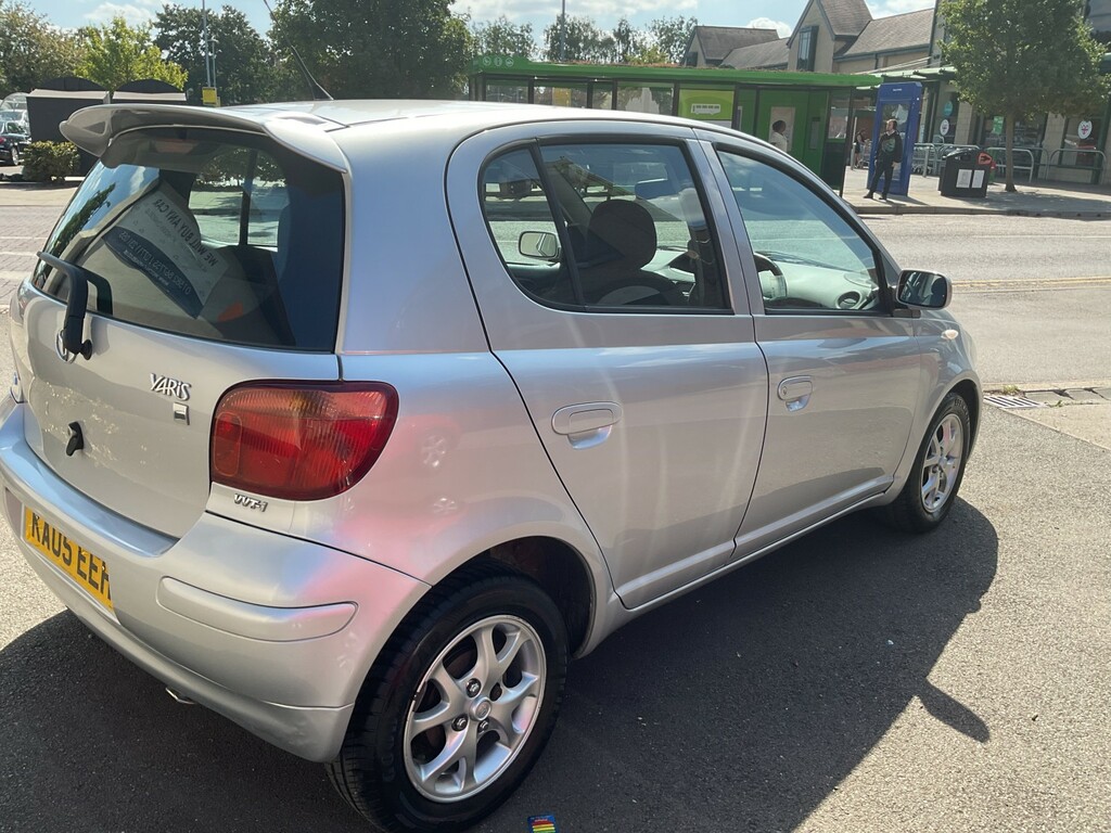 Toyota Yaris Hatchback Red #6