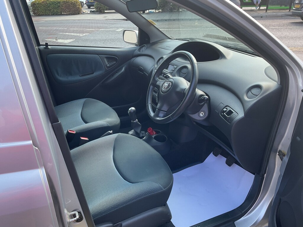 Toyota Yaris Hatchback Red #12
