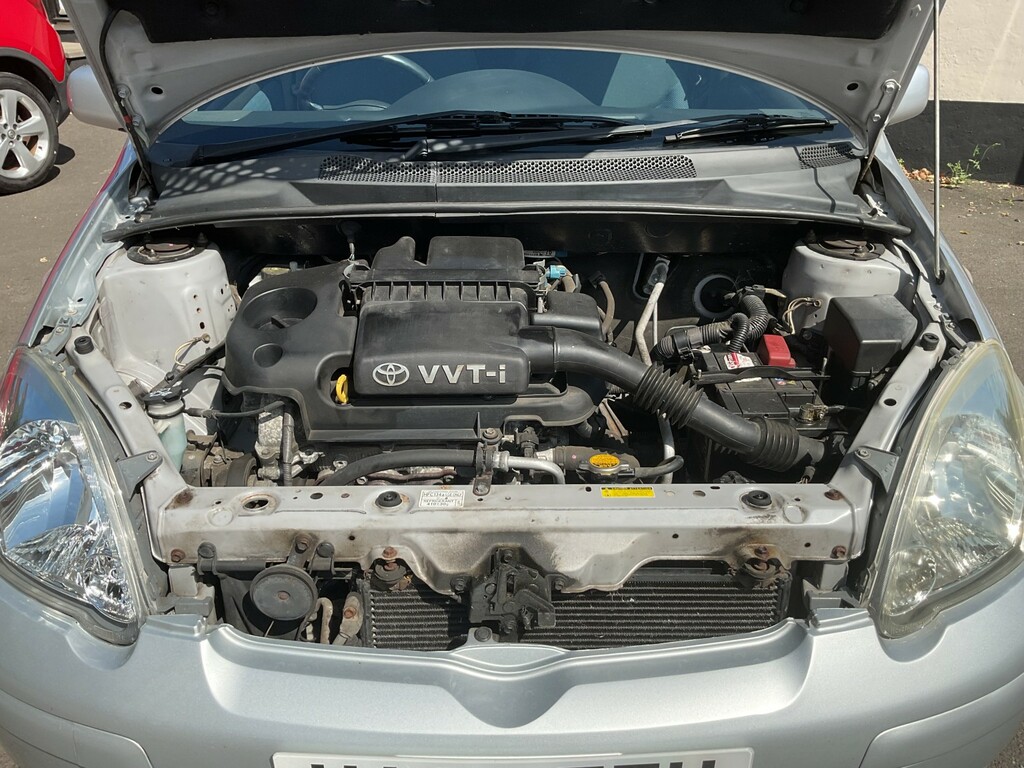 Toyota Yaris Hatchback Red #16