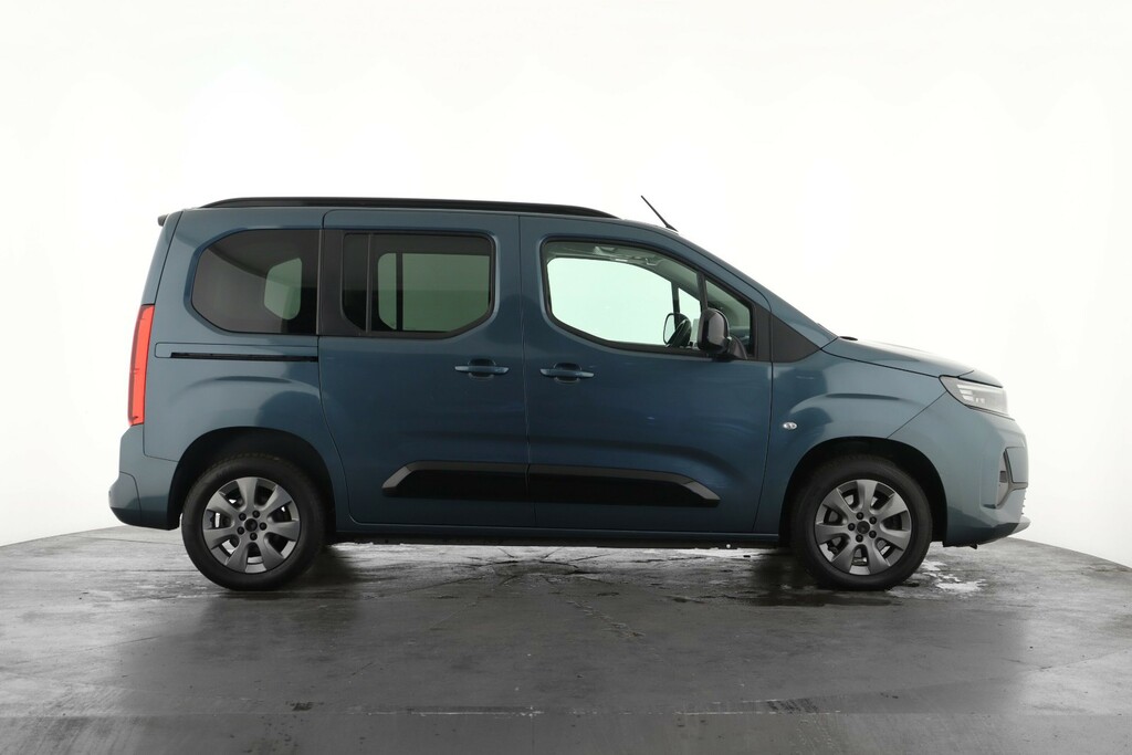 Vauxhall Combo-e Life 100Kw Ultimate 52Kwh Blue #3