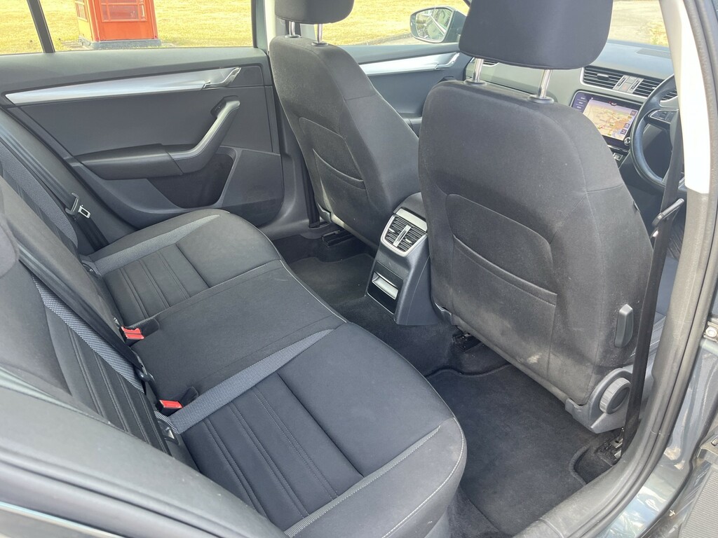 Skoda Octavia Se Technology Silver #7
