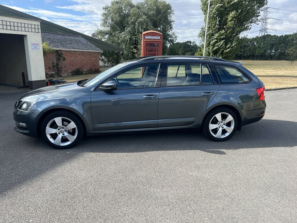 Skoda Octavia 1.5 Tsi Act Se Drive Grey #2
