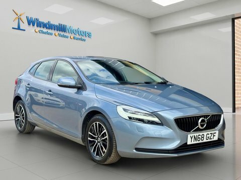 Volvo V40 2.0 D3 Momentum Blue