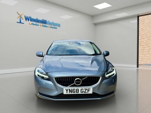 Volvo V40 2.0 D3 Momentum YN68GZF Blue #4
