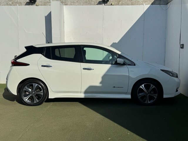 Nissan Leaf Tekna Hatchback White #3