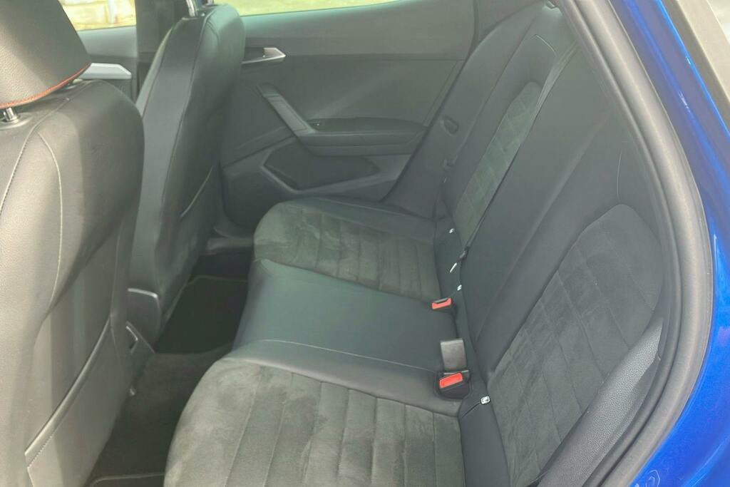 Seat Arona 1.5 Tsi Fr Sport Suv Dsg Black #4