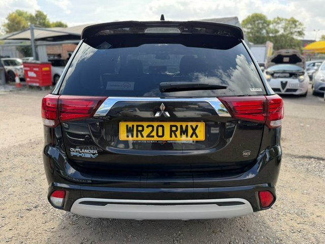 Mitsubishi Outlander 2.4H Twinmotor 13.8Kwh Dynamic Suv Plug Black #4