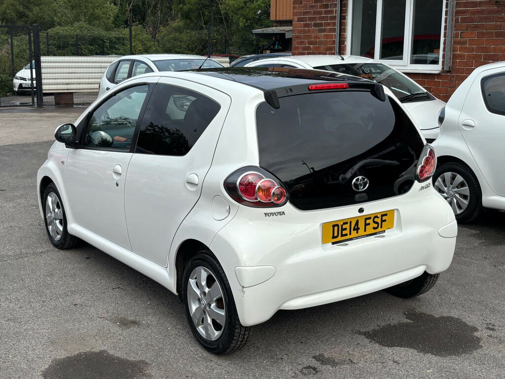 Toyota Aygo 1.0 Vvt-i Move Euro 5 White #4