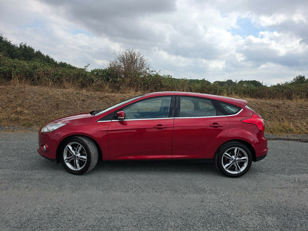 Ford Focus 1.6T Ecoboost Titanium X Euro 5 Ss Red #4