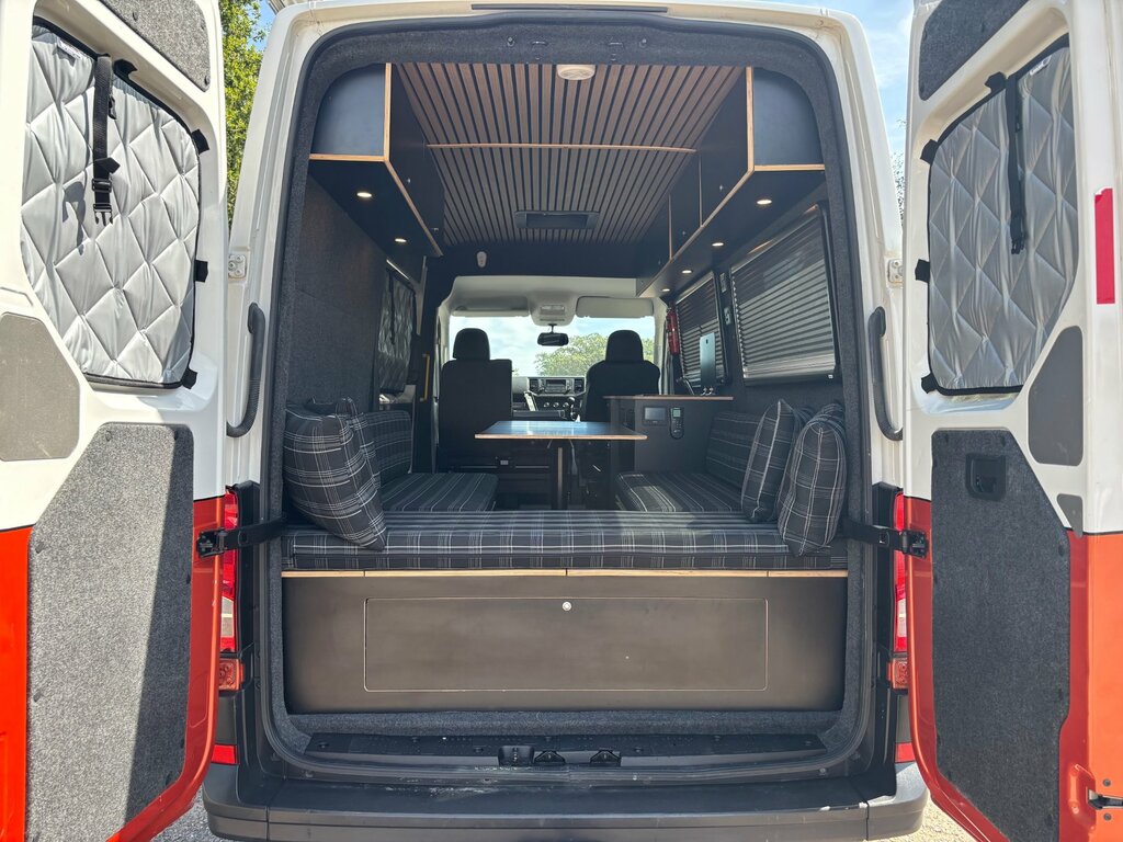 Volkswagen Crafter Panel Van Silver #9