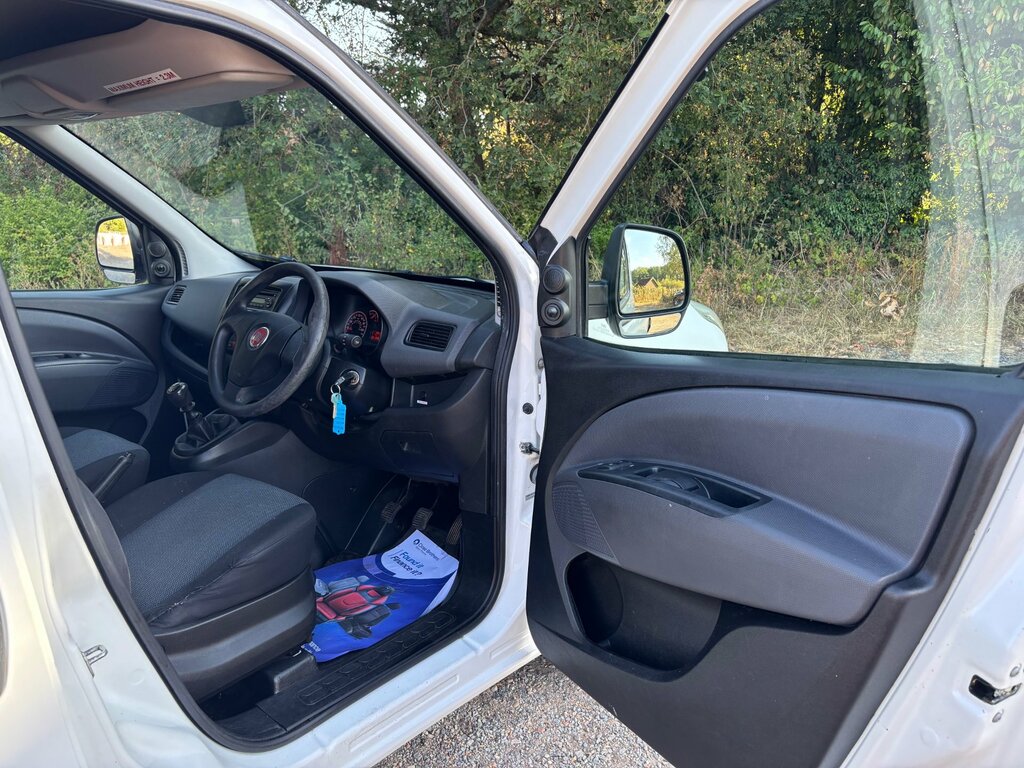 Fiat Doblo Cargo Panel White #12