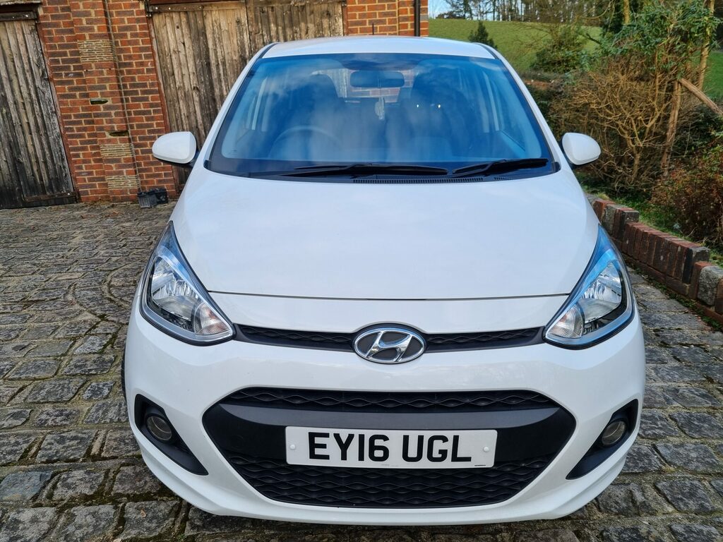 Hyundai I10 I10 Se White #3