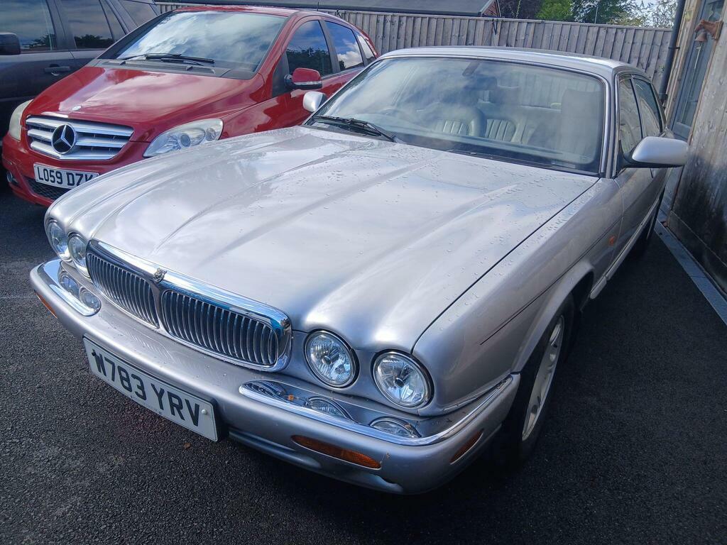Jaguar XJ 4.0 Sovereign Lwb Saloon 