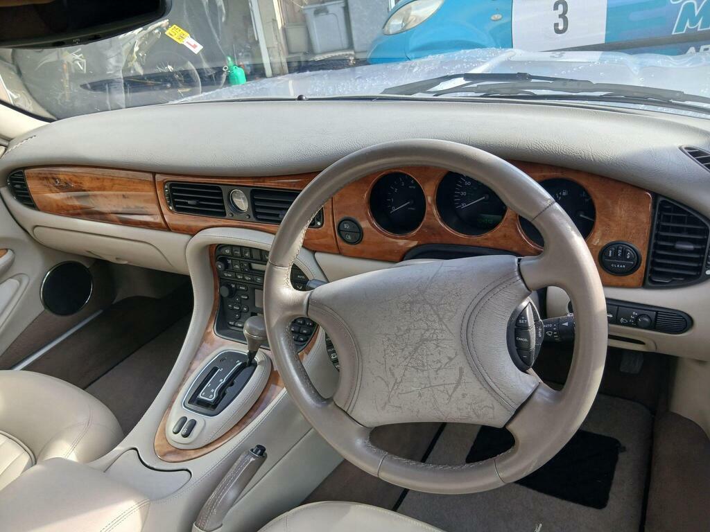 Jaguar XJ 8 Blue #7