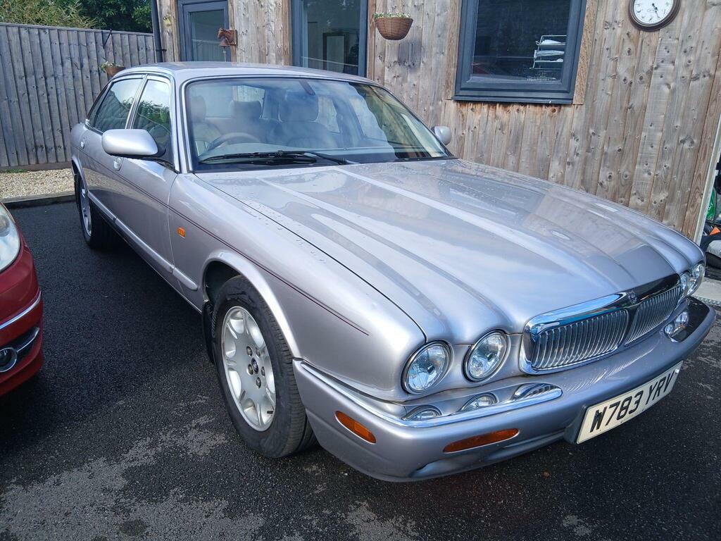 Jaguar XJ 4.0 Sovereign Lwb Saloon  #2