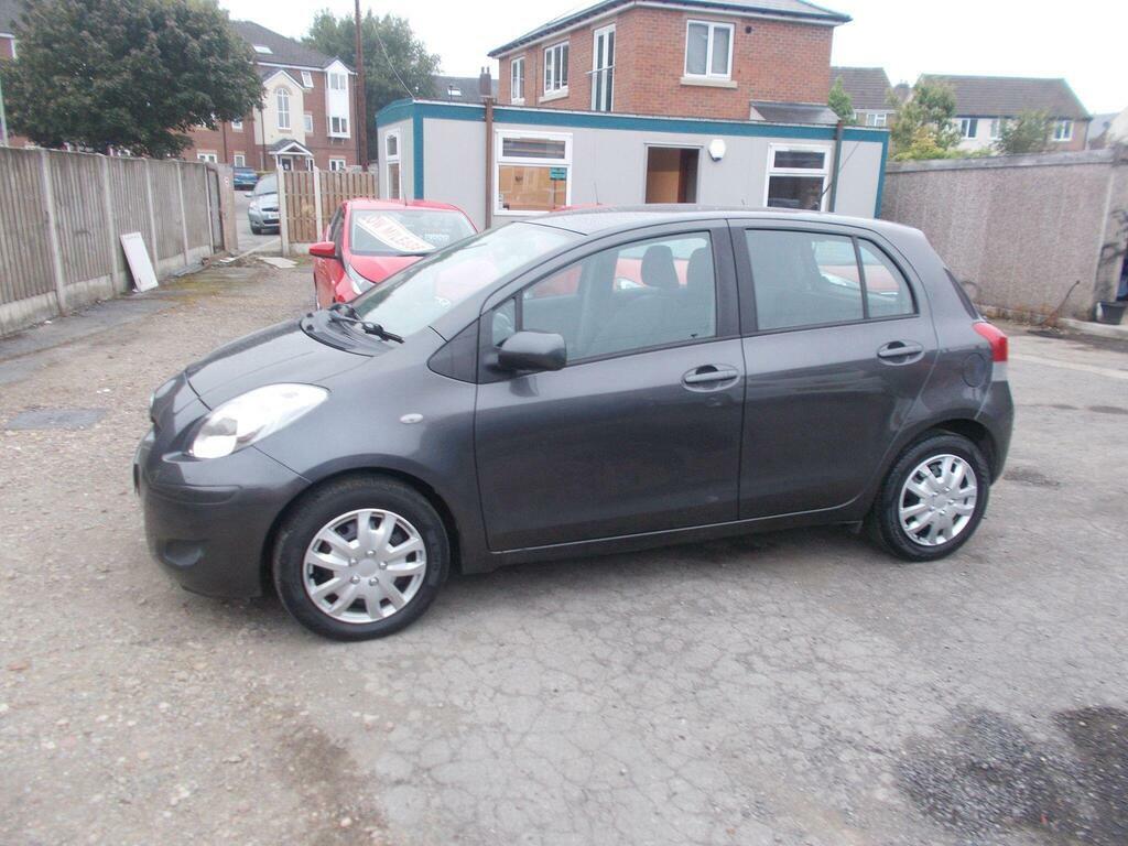Toyota Yaris Hatchback 1.33 Dual Vvt-i Tr Euro 4 Ss 200 Grey #4