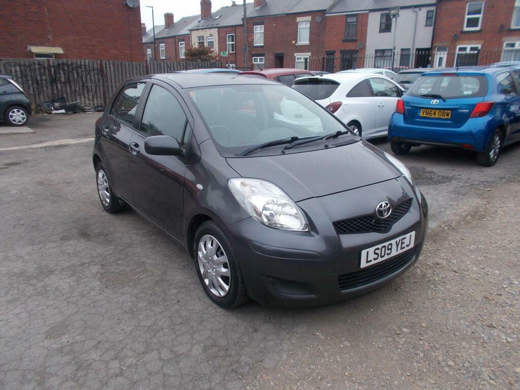 Toyota Yaris Hatchback 1.33 Dual Vvt-i Tr Euro 4 Ss 200 Grey #1