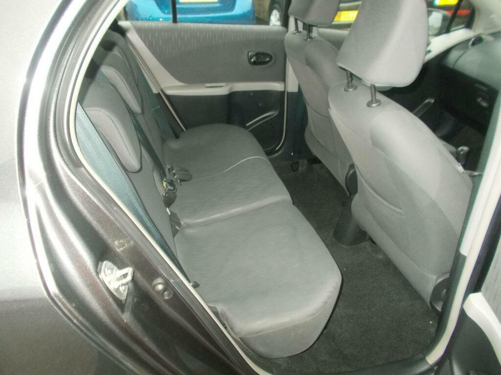 Toyota Yaris Hatchback 1.33 Dual Vvt-i Tr Euro 4 Ss 200 Grey #9