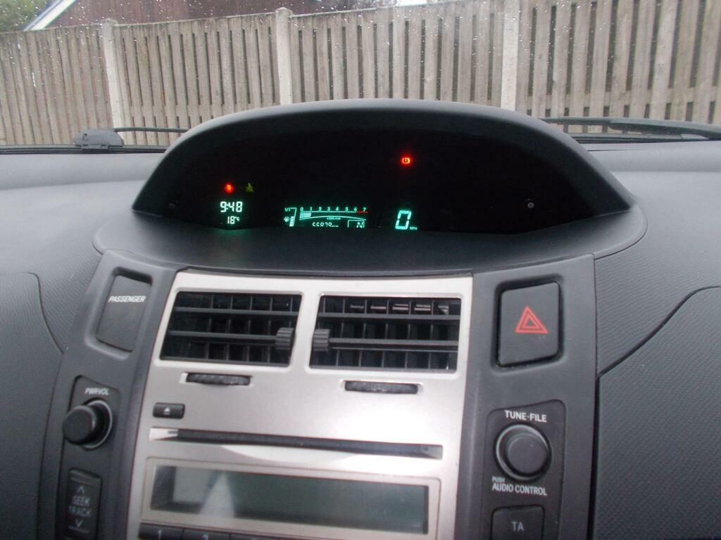 Toyota Yaris Hatchback 1.33 Dual Vvt-i Tr Euro 4 Ss 200 Grey #12