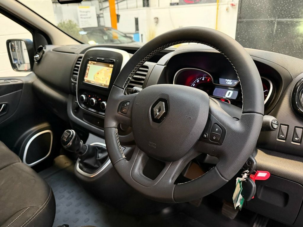 Renault Trafic 2L Sport Nav PE70TYO Blue #6