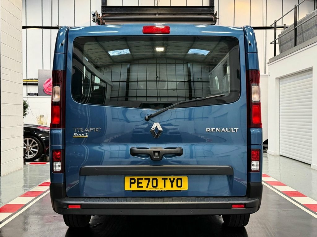 Renault Trafic 2L Sport Nav PE70TYO Blue #3