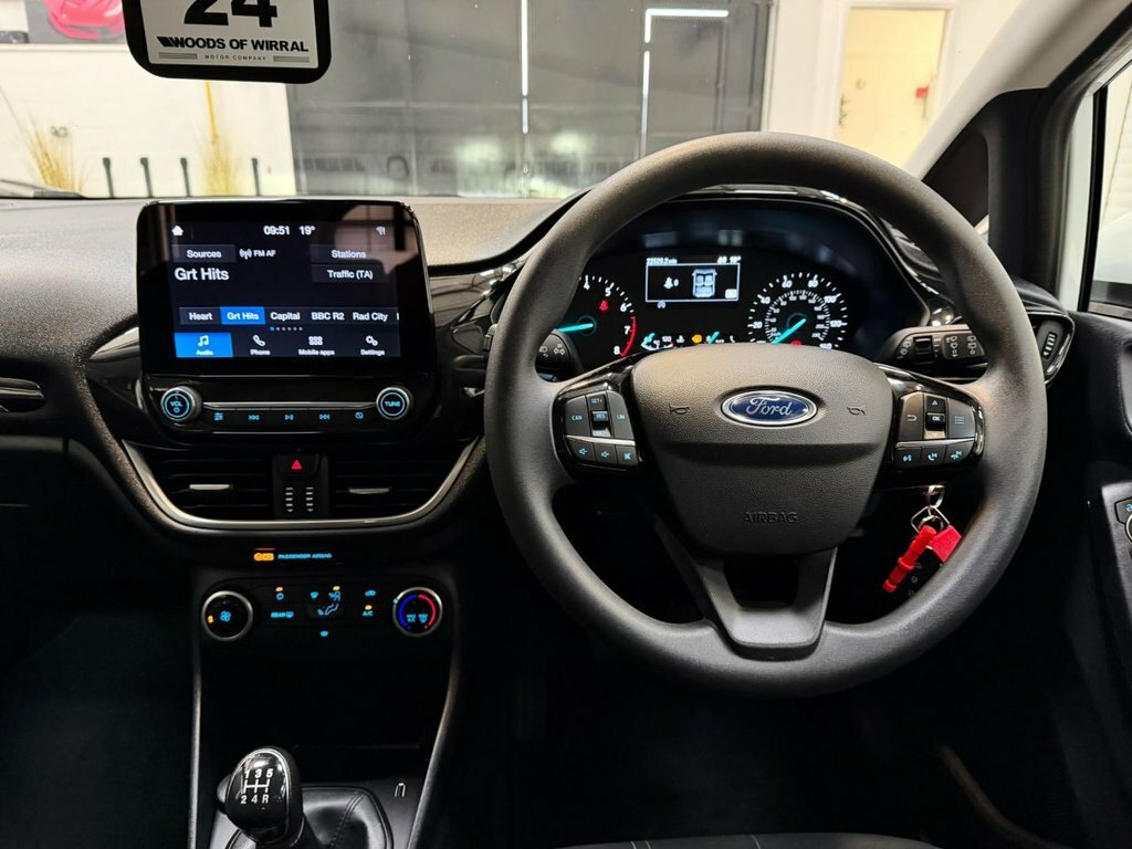 Ford Fiesta 1.1L Trend White #6
