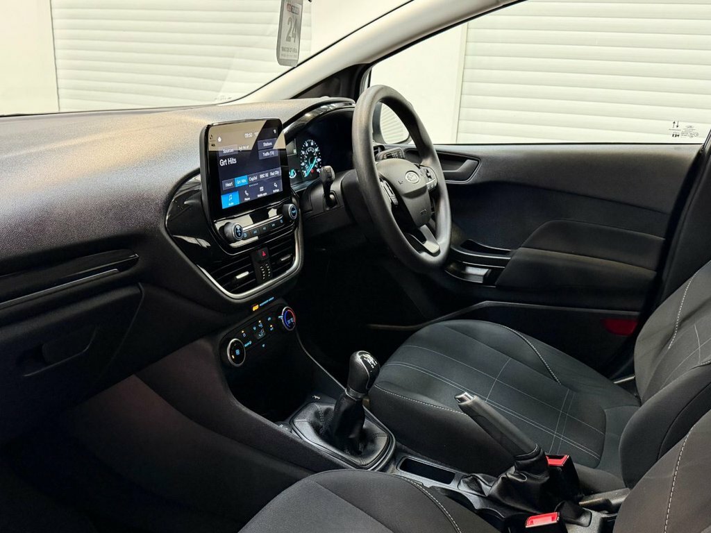 Ford Fiesta 1.1L Trend White #2