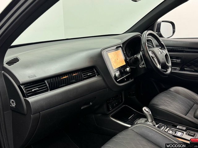 Mitsubishi Outlander 2020 2.4H Twinmotor 13.8Kwh Exceed Suv Black #4