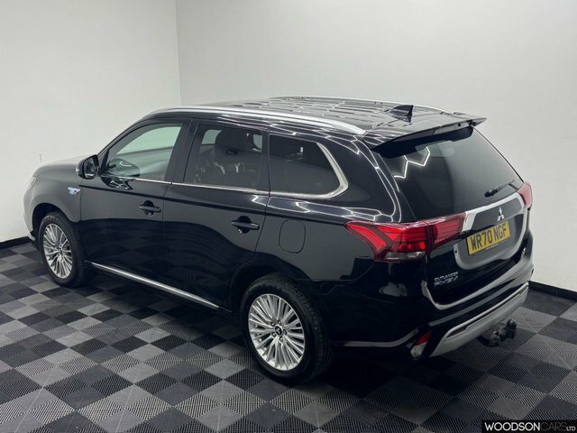 Mitsubishi Outlander 2020 2.4H Twinmotor 13.8Kwh Exceed Suv Black #2