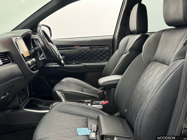 Mitsubishi Outlander 2020 2.4H Twinmotor 13.8Kwh Exceed Suv Black #5