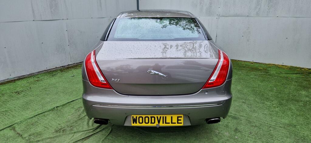 Jaguar XJ Red #9