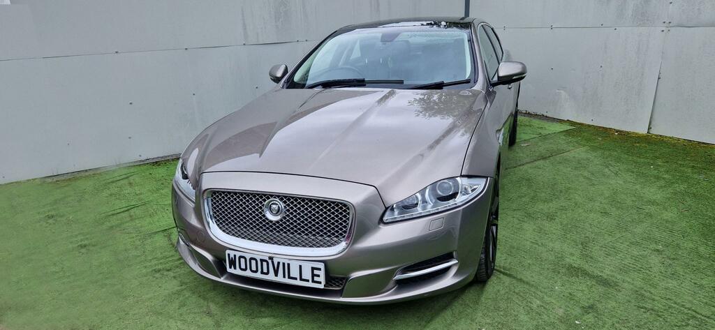 Jaguar XJ Luxury V6 D Grey