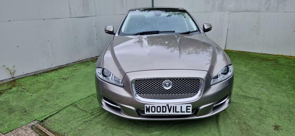 Jaguar XJ Luxury V6 D Grey #2
