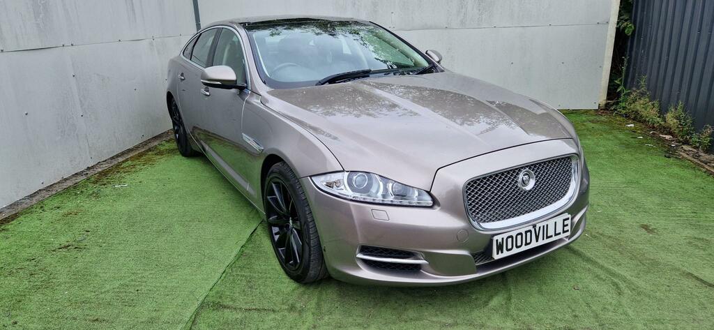 Jaguar XJ Luxury V6 D Grey #3