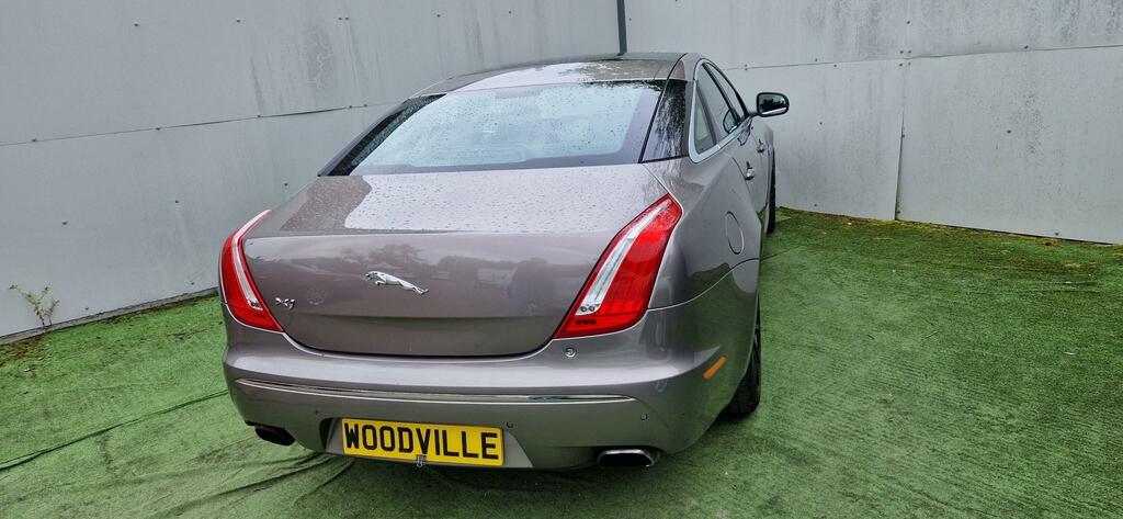 Jaguar XJ Red #8