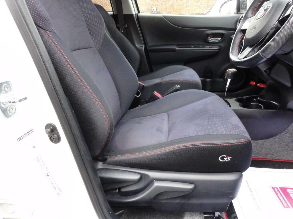 Toyota Vitz 5dr Auto Purple #12