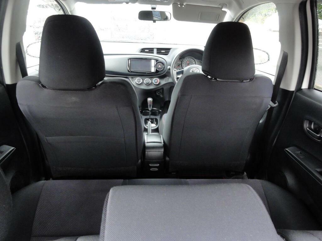 Toyota Vitz 5dr Auto Purple #15