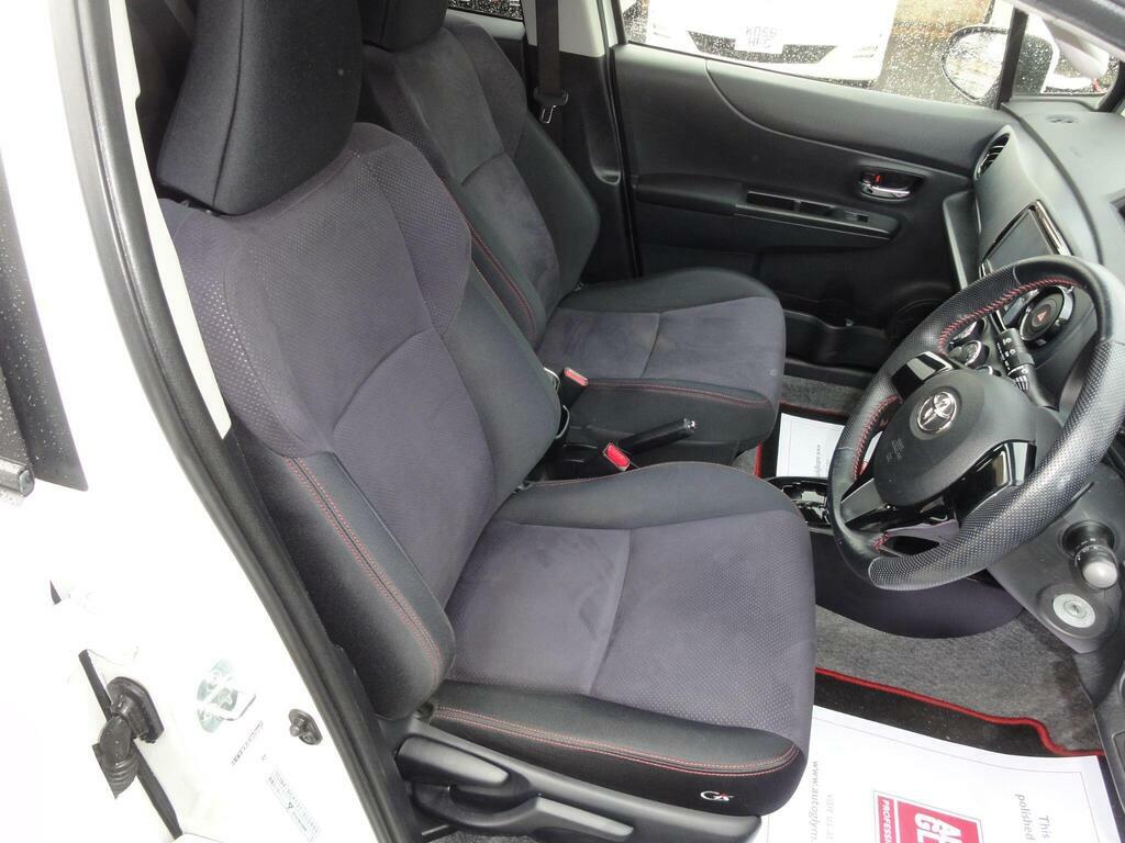 Toyota Vitz 5dr Auto Purple #13