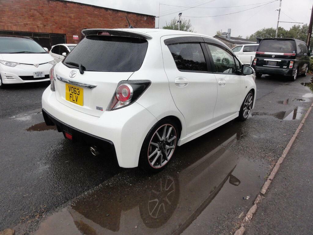 Toyota Vitz 5dr Auto Purple #10